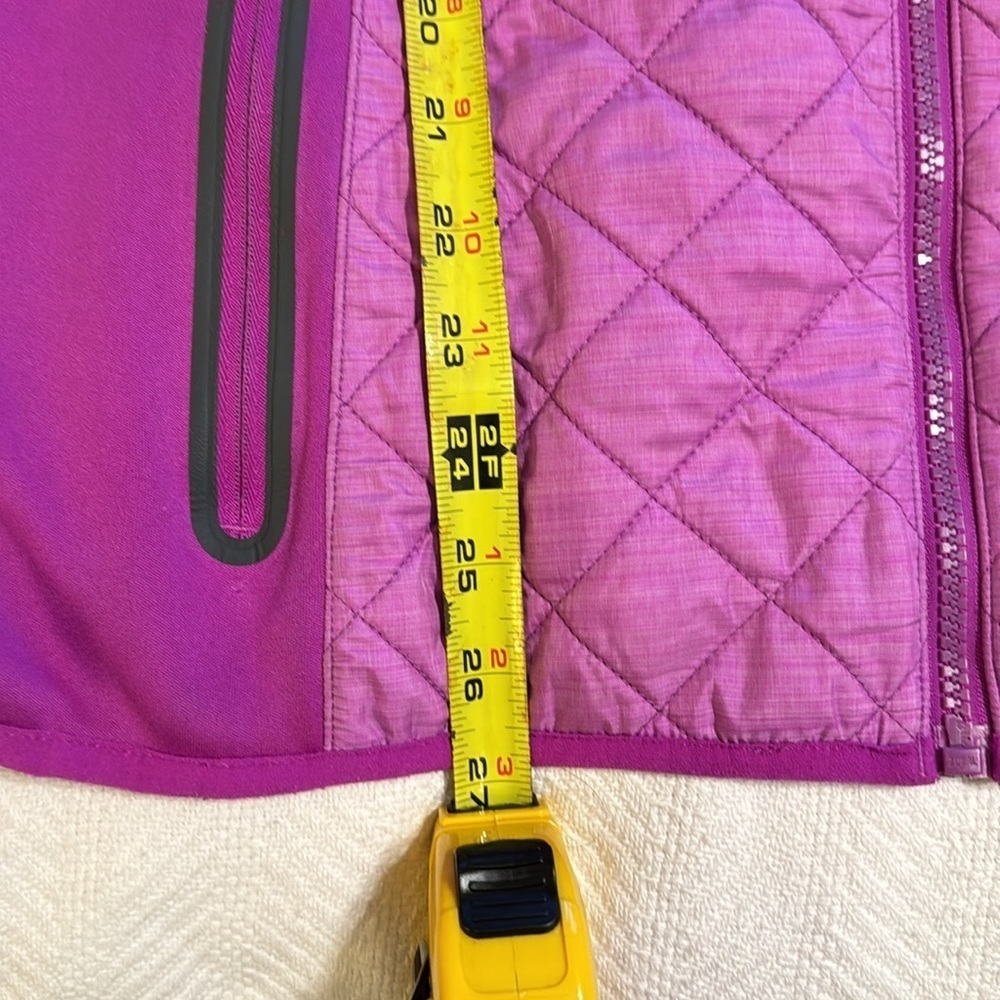 Under Armour Woman’s Semi-Fitted Cold Gear Jacket - Picture 7 of 9